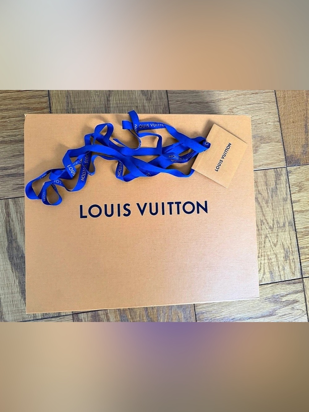 Louis Vuitton Large Gift Box with Ribbon and Tag - Picture 7 of 7